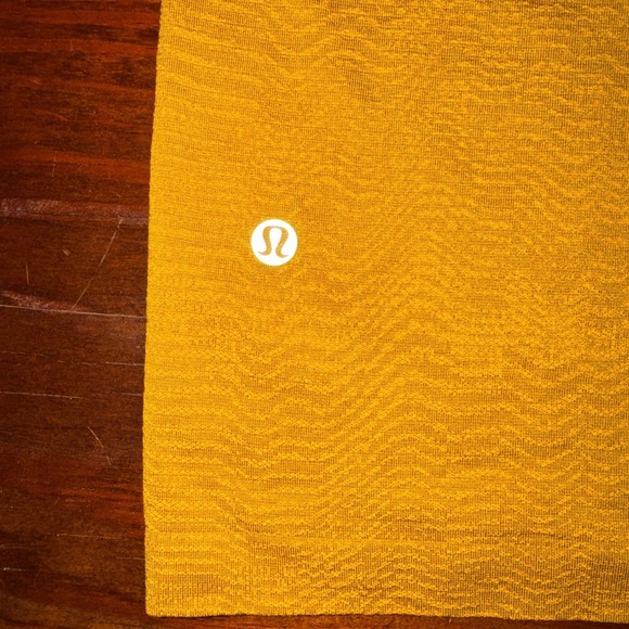 Lululemon Men's Yellow Gold Metal Vent Tech Polo 2.0 Texture Size‎ XXL 2XL - Picture 9 of 11